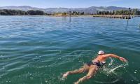 Anke beim schwimmen